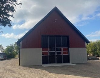 jacob-lindh-ystad-framsida-stalhall